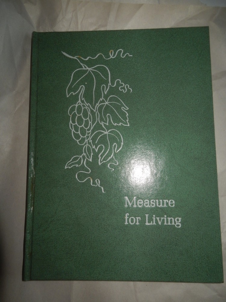 MEASURE FOR LIVING-Devotions & Poems of Affirmation-Roy Z. Kemp 88 Pages