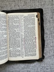 National Bible Press Holy Bible ☆ Old And New Testament Pronouncing Red Letter