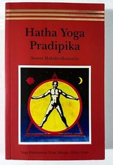 HATHA YOGA PRADIPIKA By Swami Muktibodhananda English & Sanskrit Drawings Text