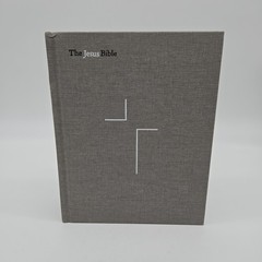 The Jesus Bible by Louie Giglio (2017, Hardcover) Gray Cloth Cover