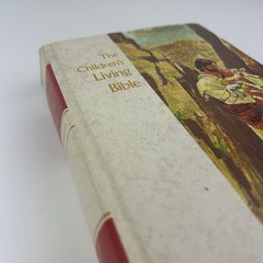 VINTAGE THE CHILDRENS LIVING BIBLE PARAPHRASED ILUSTRATED In COLOR TYNDALE HC