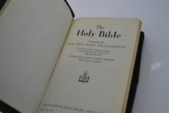 Vintage The Holy Bible Self-Pronouncing Edition National Bible Press Compact