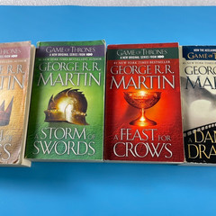 A Song of Ice and Fire 5 Books by George R.R. Martin – Bantam – Game of Thrones