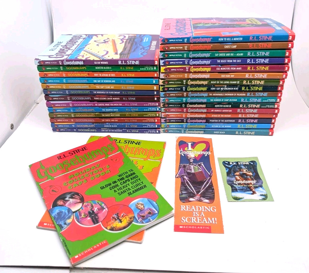LOT OF 30: Vintage 90s RL Stine GOOSEBUMPS Books VG/EX All Different + Extras