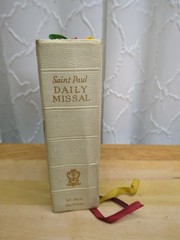 Saint Paul Daily Missal by Daughters of St Paul Leather-bound 1960 White