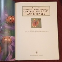 Rodale Successful Organic Gardening: Controlling Pests & Diseases HC Illus 1994