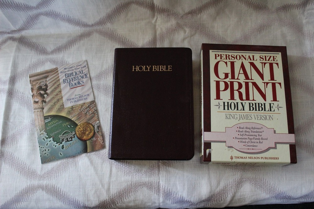 Holy Bible Giant Print KJV NIB Burgandy Bonded Leather Gilded Gold Page Edges
