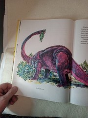 Dinosaurs Giants of the Past by Eileen Daly HC 1976 A Golden Book 12.5 x 9.5 inc