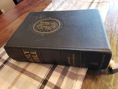 BIG Bible Authorized King James Version Rembrandt Edition Illustrated HC 1977