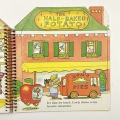 Vintage 1981 Richard Scarry’s Busy Houses RARE Shaped Board Book Spiral Bound