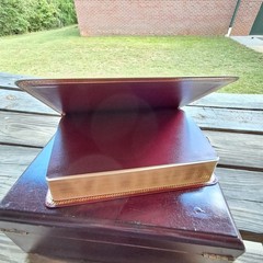 HOLY BIBLE ROYAL SOVEREIGN WORLD KJV BURGANDY GENUINE BONDED LEATHER RED LETTER