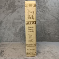 Holy Bible Fireside Family Edition NAB Catholic White Cover 1974-1975 1250+ Page