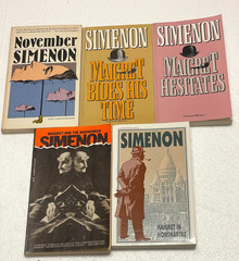 40 Georges Simenon Books Mostly Maigret with 8 in French / Paperback / 1 Dupe