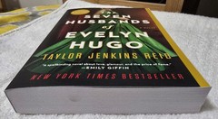 SIGNED The Seven Husbands of Evelyn Hugo Paperback Book By Taylor Jenkins Reid