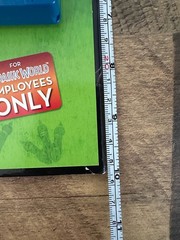 Scholastic Jurassic World Dinosaur Trainer HandBook Rare ISBN 978-1-338-64715-0