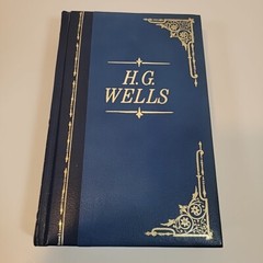 Lot of Isaac Asimov Books Classic Science Fiction H.G. Wells Stephen Hawking