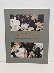 Worthy: Embracing Your Identity in Christ Kyra Daniels The Daily Grace Co. 2022