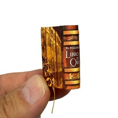 2023 El Pequeño Libro de Oro tiny book 1.4″ high hardcover 231 pages in Spanish