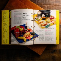 VTG 1965 Better Homes & Gardens New Cook Book Gold Souvenir Binder Edition EXC