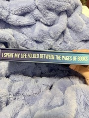Shatter Me Collector’s Deluxe Limited Edition by Mafi, Tahereh Sprayed Edges HC