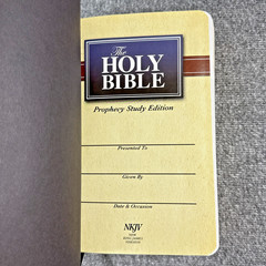 Amazing Facts Prophecy Study Bible NKJV Leathersoft Black Thomas Nelson 2008