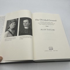 Divided Ground : Indians, Settlers, and the Northern Borderland of the American