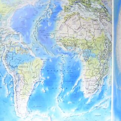 Rand McNally The New International Atlas 1983 Large Hardcover Format 11.5 x 15in