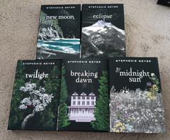 Twilight Saga Deluxe Collection by Stephenie Meyer (2025, Hardcover) Five Books