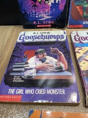 VTG 90s RL Stine Goosebumps Paperback Books Scholastic Apple Fiction Lot of 8
