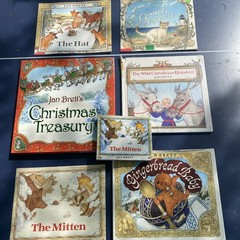 Jan Brett 6 Book Lot of Popular Children’s Stories; The Mitten, The Hat, etc