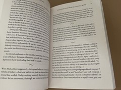Lost Connections : Why You’re Depressed and How to Find Hope by Johann Hari Book