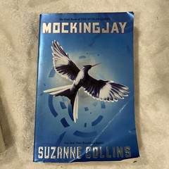 Mocking Jay by Suzanne Collins (Trade Paperback) Hunger Games Series