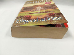It Happened One Autumn by Lisa Kleypas PB w/ Stepback Wallflowers #2 Avon