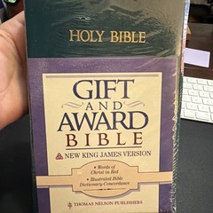 Gift and Award Bible by Thomas Nelson Publishing Staff (1989, Imitation Leather!
