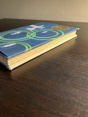 A Wrinkle In Time Madeline L’Engle ⓒ 1962 Thirty-fifth Printing 1976 HC/ DJ