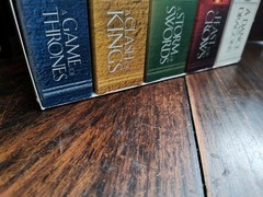A Song of Ice and Fire 5-Book Box Set– Game of Throne + Fire & Blood, GRR Martin