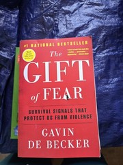 The Gift of Fear Survival Signals by Gavin de Becker Paperback Violence