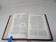 The Ryrie Study Bible NIV Brown Cowhide Leather Red Letter Moody 1986 80s VTG