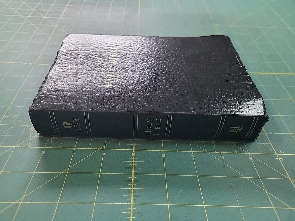 HCSB Gift and Award Bible, Black Imitation Leather