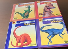 25 Looking At Dinosaurs Weekly Reader Books HC Like New Condition
