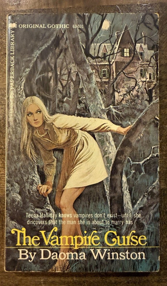 THE VAMPIRE CURSE By Daoma Winston 1971 Gothic Horror 1st Ed / 1st Print PB RARE