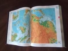 The World Book Atlas 1971 Hard Cover Maps Populations Moon Photos 392 Pages