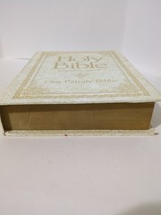 Vintage Holy Bible King James Version „Our Family Bible” 1971 White & Gold 11.5”