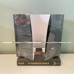 The Hunger Games – Suzanne Collins (Hardcover 1st Printing 10 9 8 7 6 5 4 3 2 1)