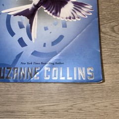 Mockingjay Hunger Games Trilogy Book 3 Suzanne Collins Paperback Novel