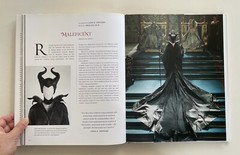 Disney Editions Deluxe Ser.: The Art of Disney Costuming : Heroes, Villains, and
