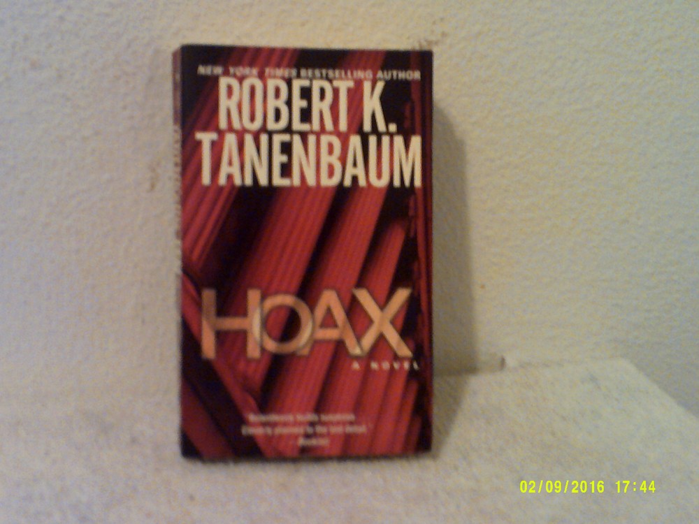 A Butch Karp-Marlene Ciampi Thriller: Hoax 16 by Robert K. Tanenbaum (2005, Pape
