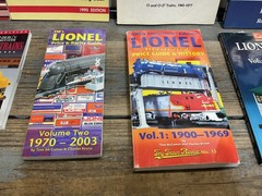 Greenberg’s Guide to Lionel Trains ..SEVERAL VERSIONS AND OTHERS