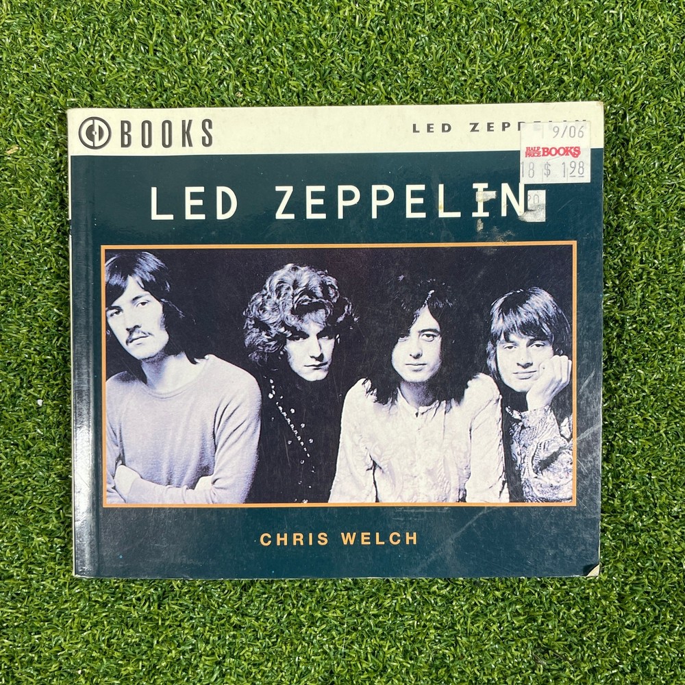 LED ZEPPELIN Collectable CD Sz format Book by Chris Welch w/ Color Illustrations