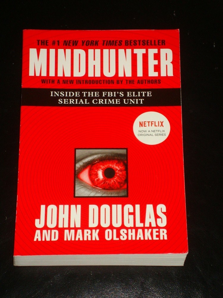 MINDHUNTER by JOhn Douglas & Mark Olshaker (Paperback, 2017) MADE INTO TV SERIES